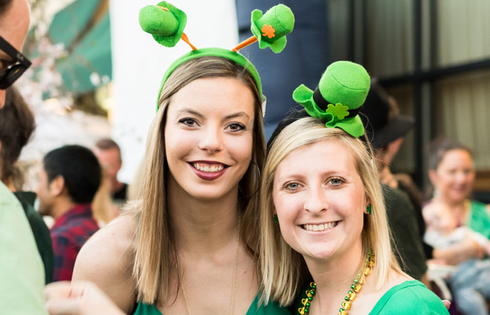 trali irish pub st patricks day backgrounds